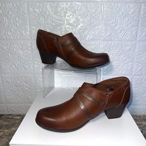 NWOB Authentic Clarks Valarie 2 - Picture 2 of 5